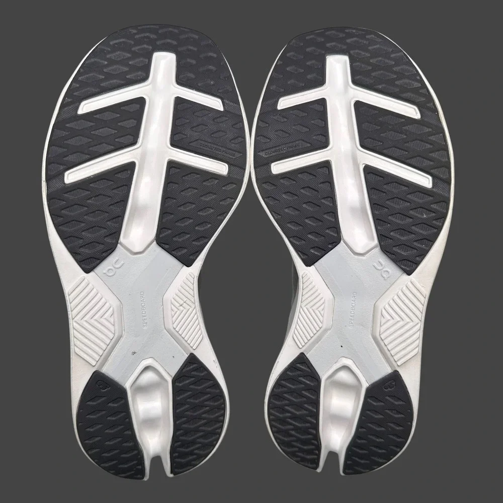 On Cloudeclipse Running Shoes Womens 9.5 Gray Alloy/White Swiss Engineering